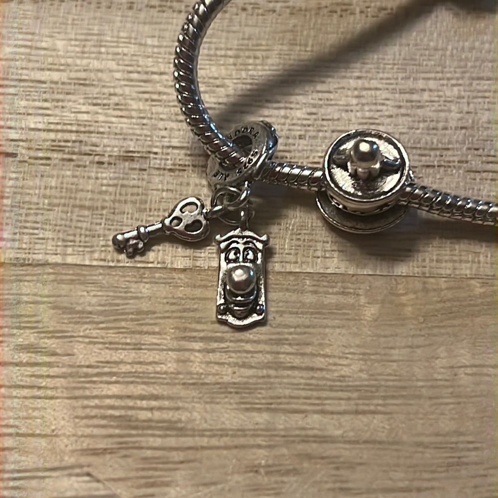Alice in Wonderland Charm Bracelet - Picture 5 of 7